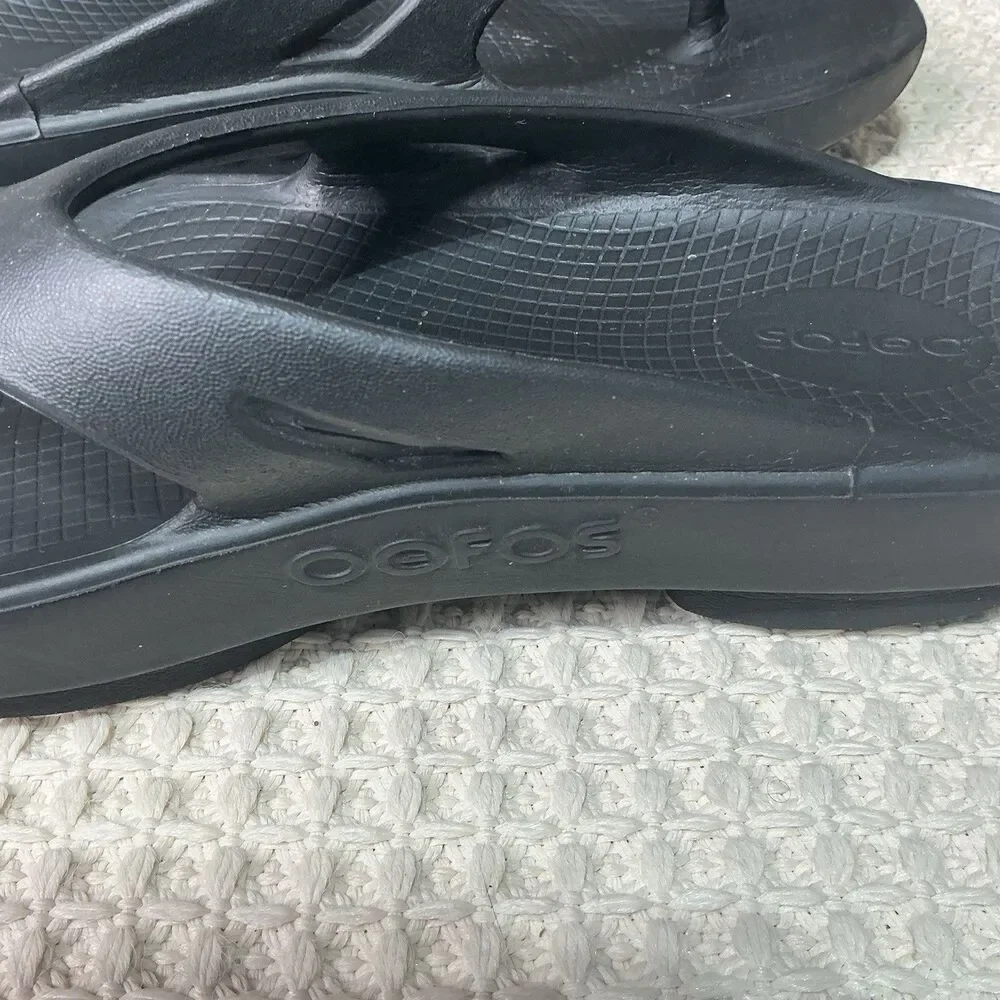 Oofos Ooahh Sport Flip Flops Mens 8 Black Recovery Sandals EU 41